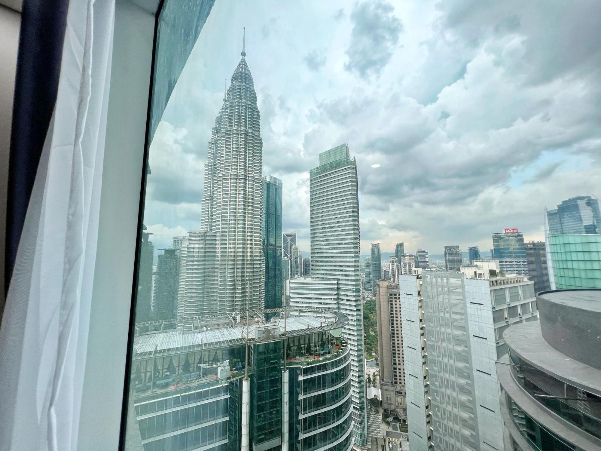 Sky 2br Klcc View Apartment *